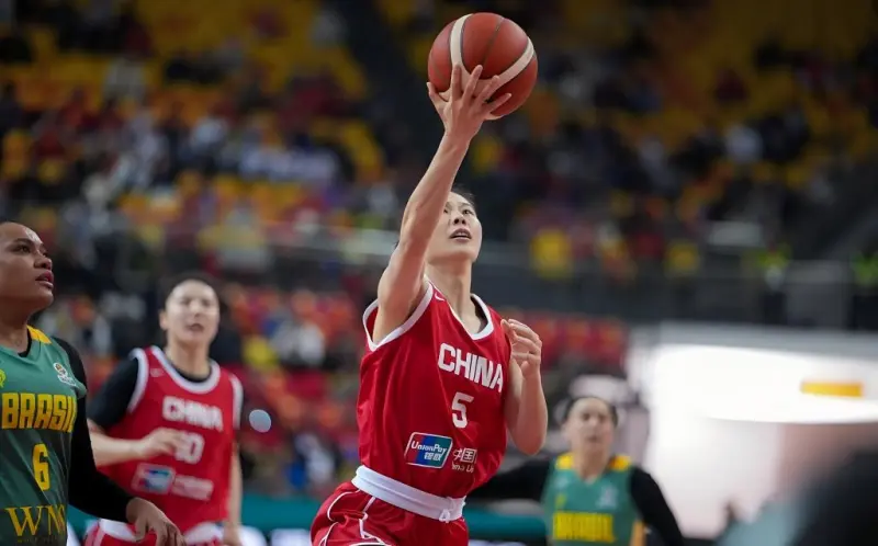 半场：中国女篮39-26巴西女篮，王思雨13分&amp;amp;刘禹彤10分5板