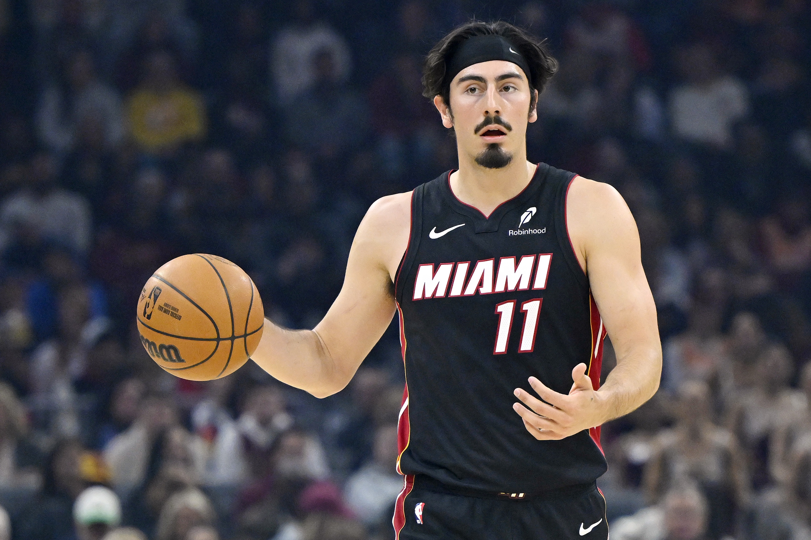 开云官网-17中12！哈克斯：不想这么快就结束赛季 珍惜当下拼尽全力